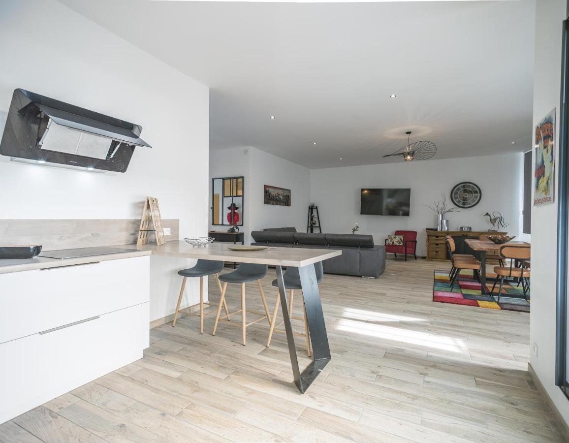 トロワLoft Courtalon - Haut Standing - Patio - Parking Privesアパートメント エクステリア 写真