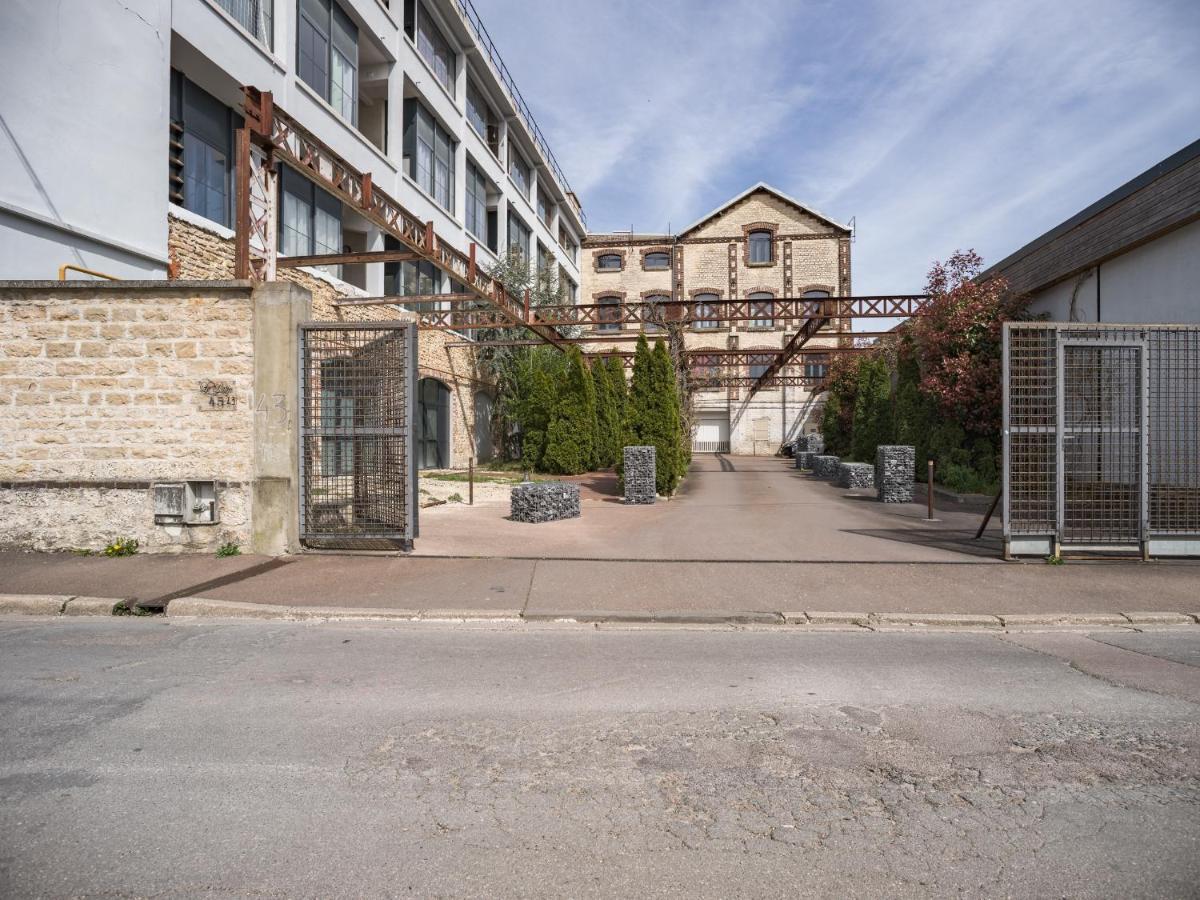 トロワLoft Courtalon - Haut Standing - Patio - Parking Privesアパートメント エクステリア 写真